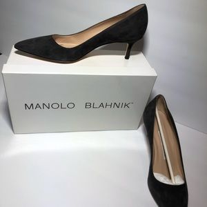NEW Manolo Blahnik Suede Pointed Toe Kitten Heel